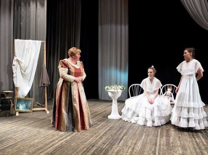 Мнение психолога: почему мужчина годами встречается с женщиной и не